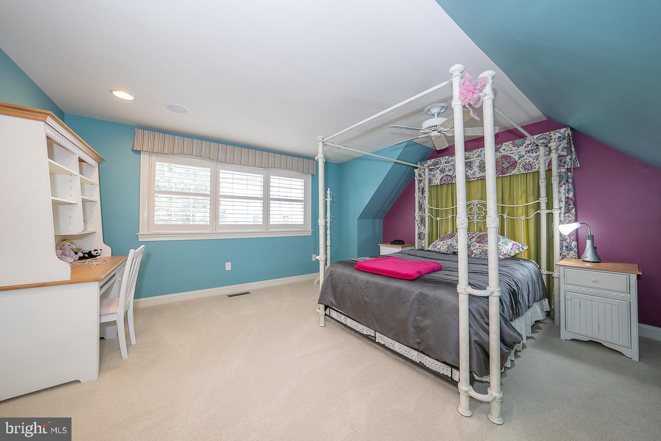 48 Sherman Dr