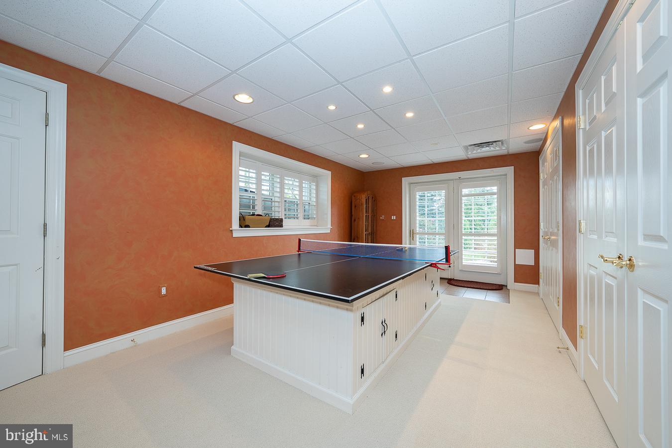48 Sherman Dr