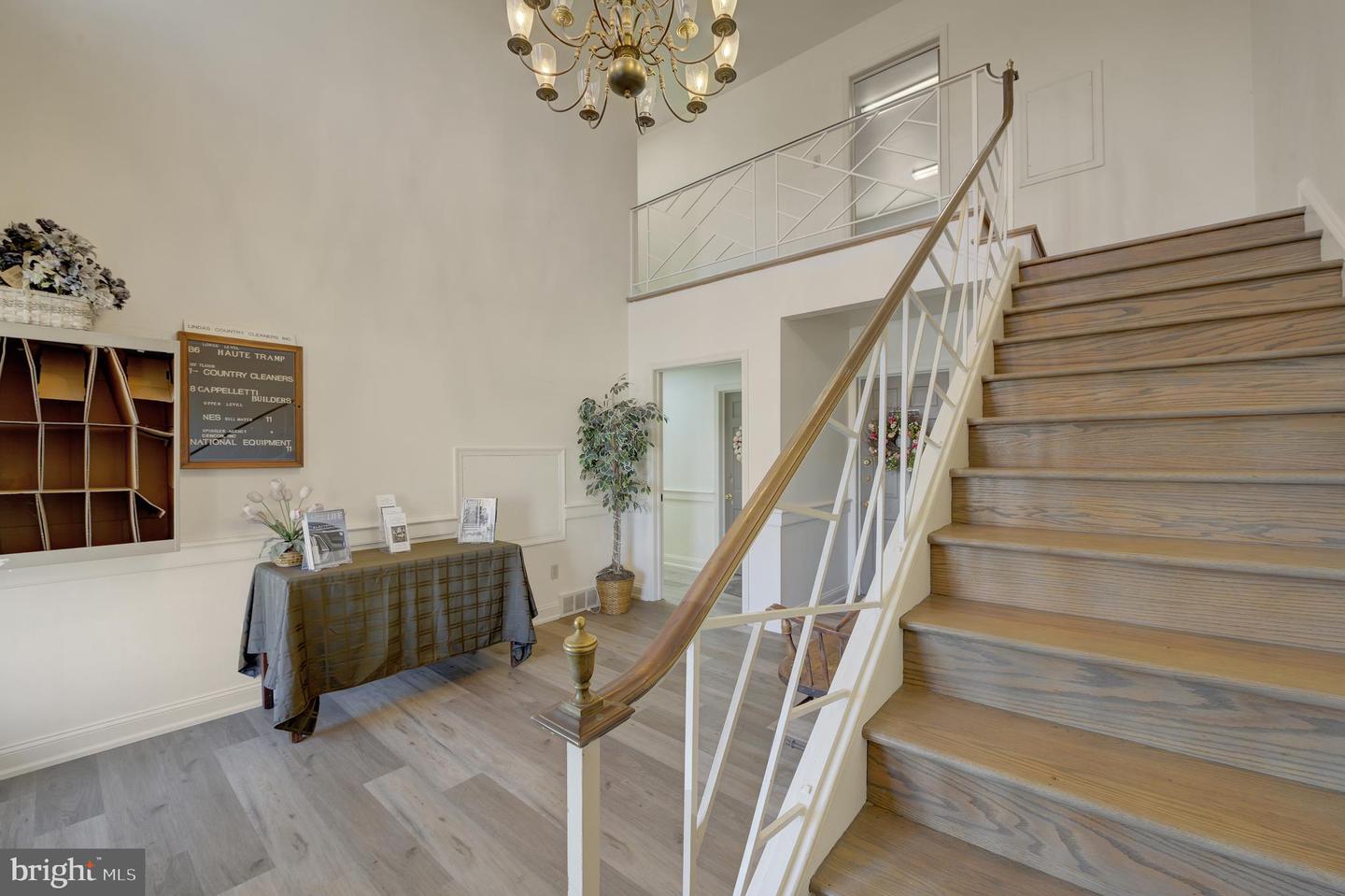 136 W Lancaster Ave