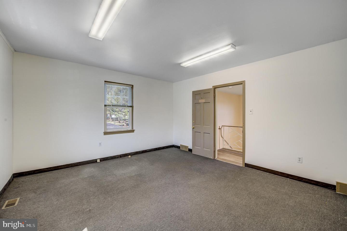136 W Lancaster Ave