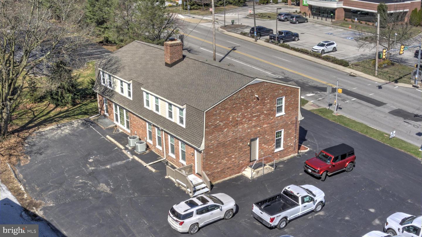 136 W Lancaster Ave