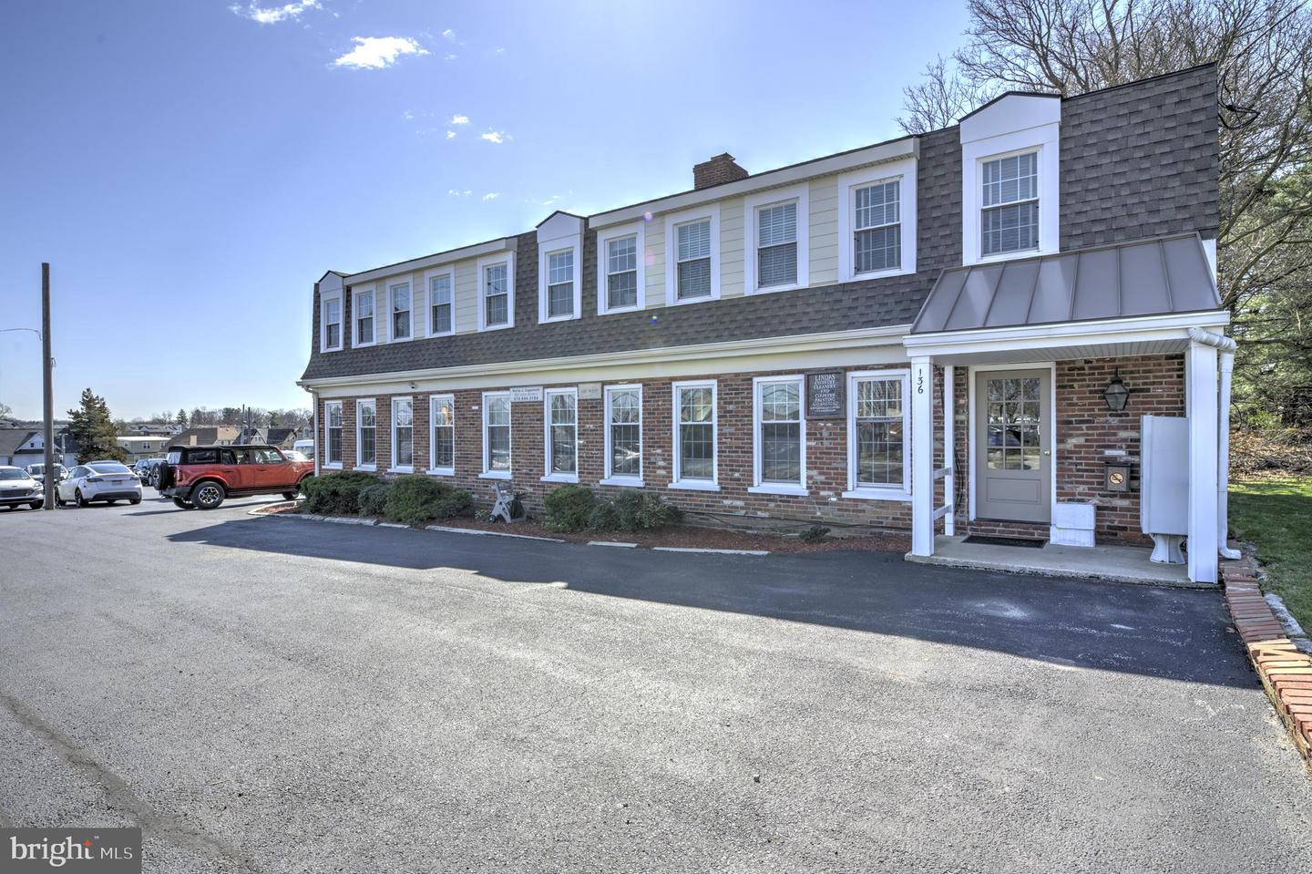 136 W Lancaster Ave