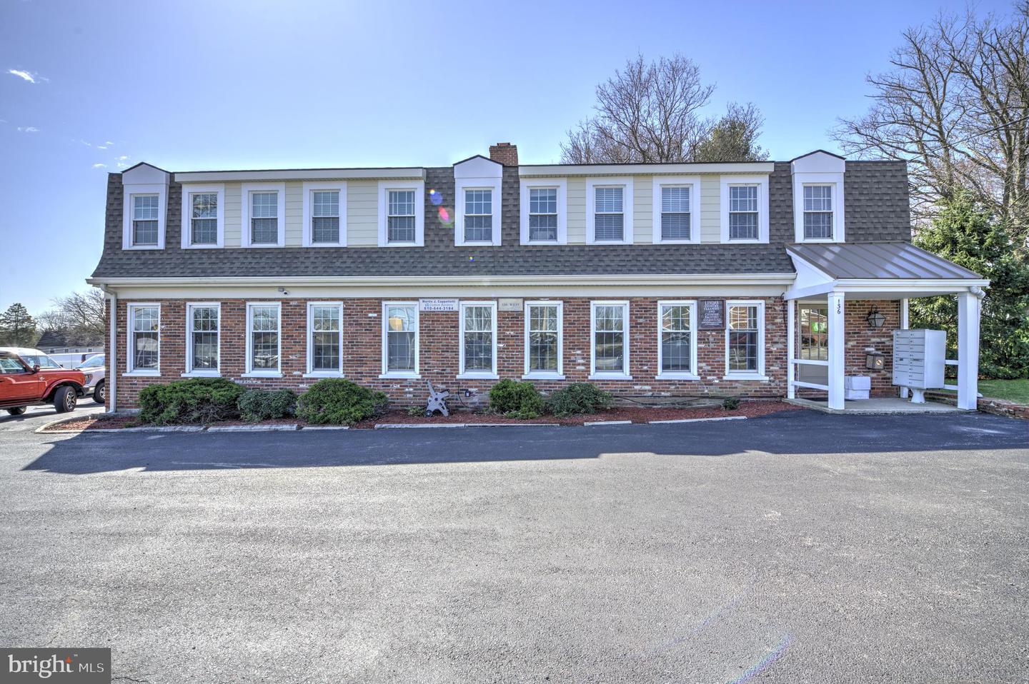 136 W Lancaster Ave