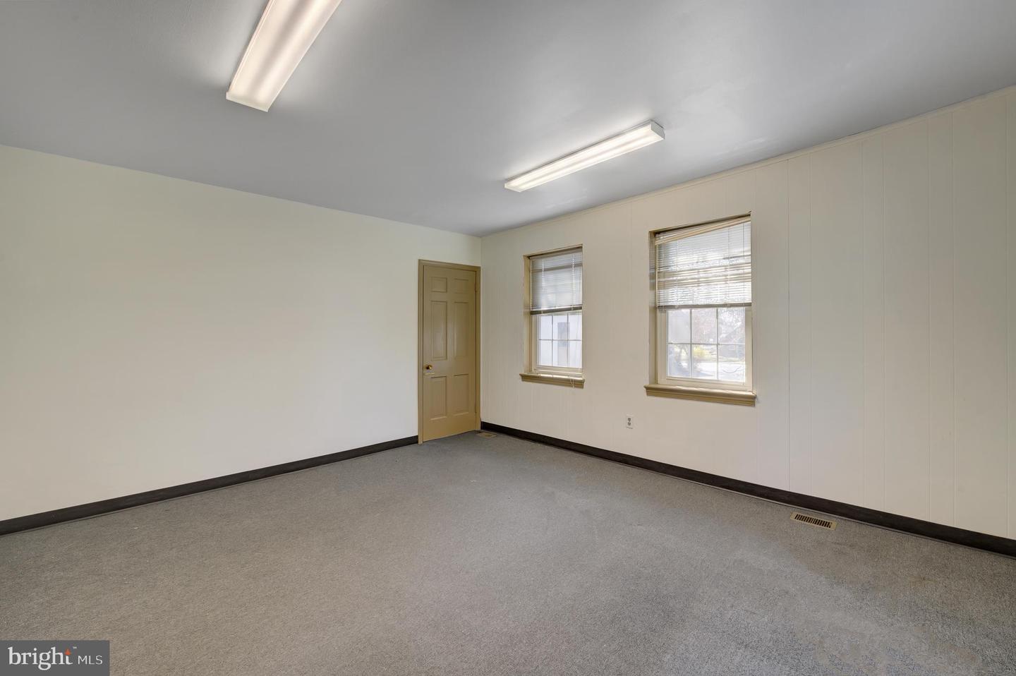 136 W Lancaster Ave