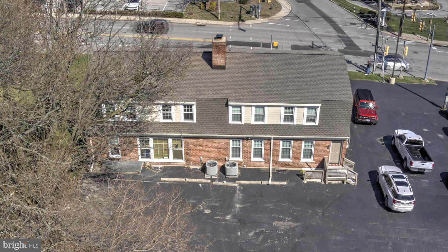 136 W Lancaster Ave