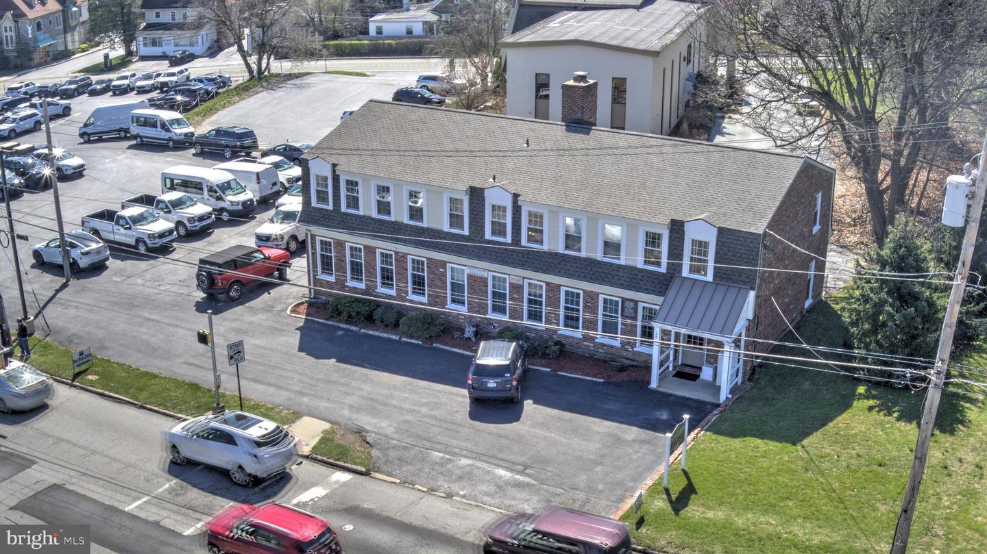 136 W Lancaster Ave