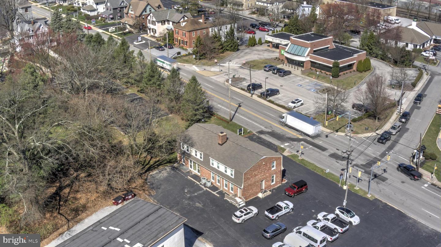 136 W Lancaster Ave