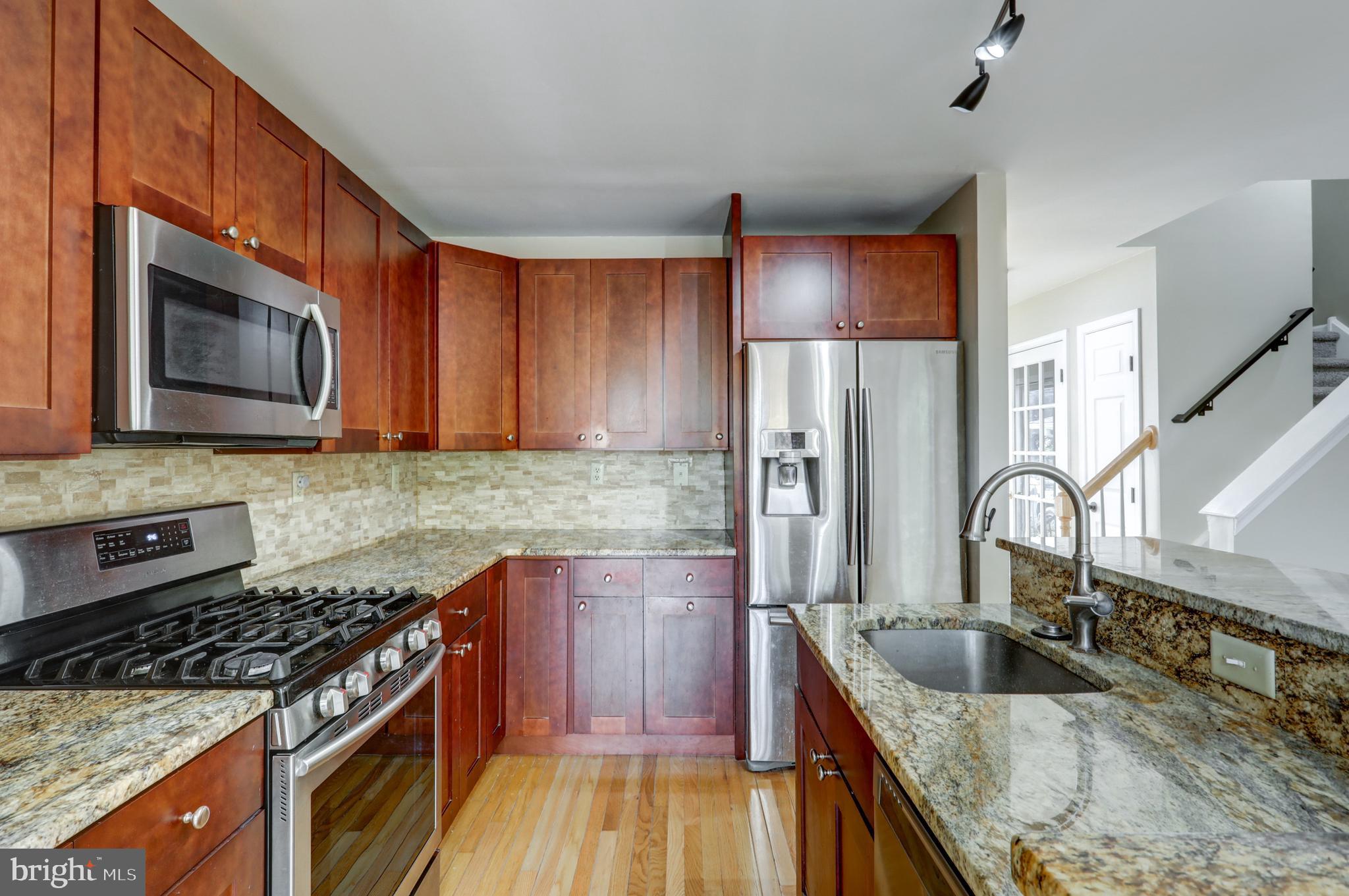 126 Huntingdon Ct #1804