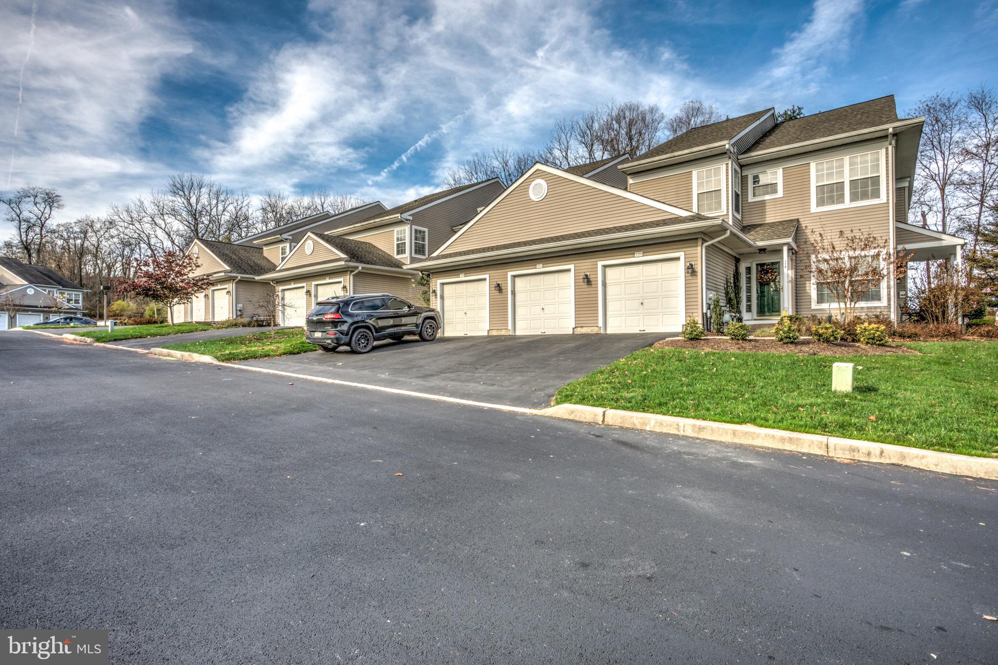 126 Huntingdon Ct #1804