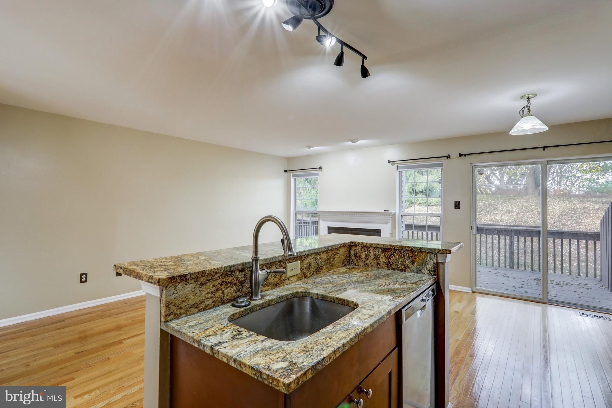 126 Huntingdon Ct #1804