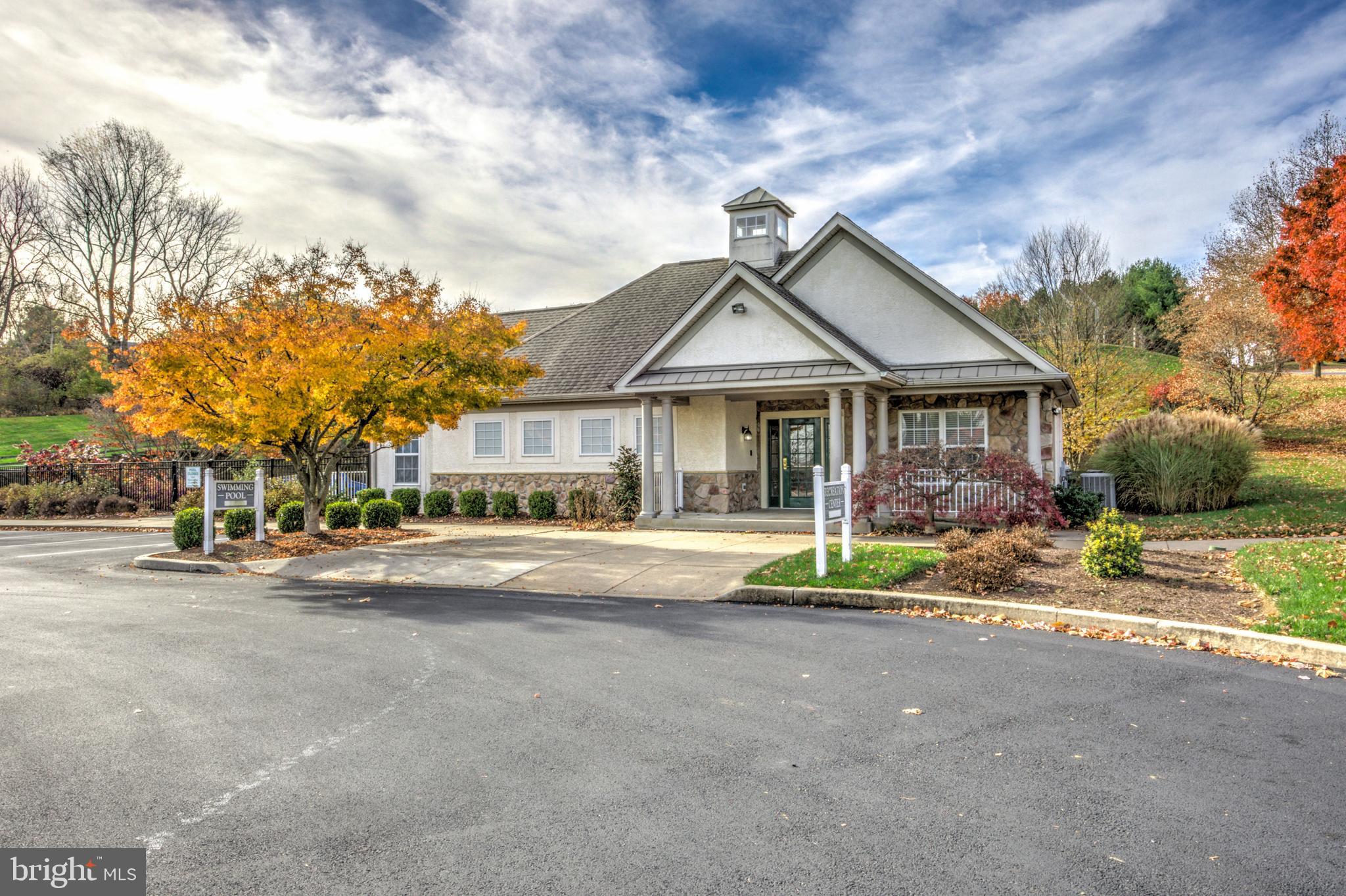 126 Huntingdon Ct #1804