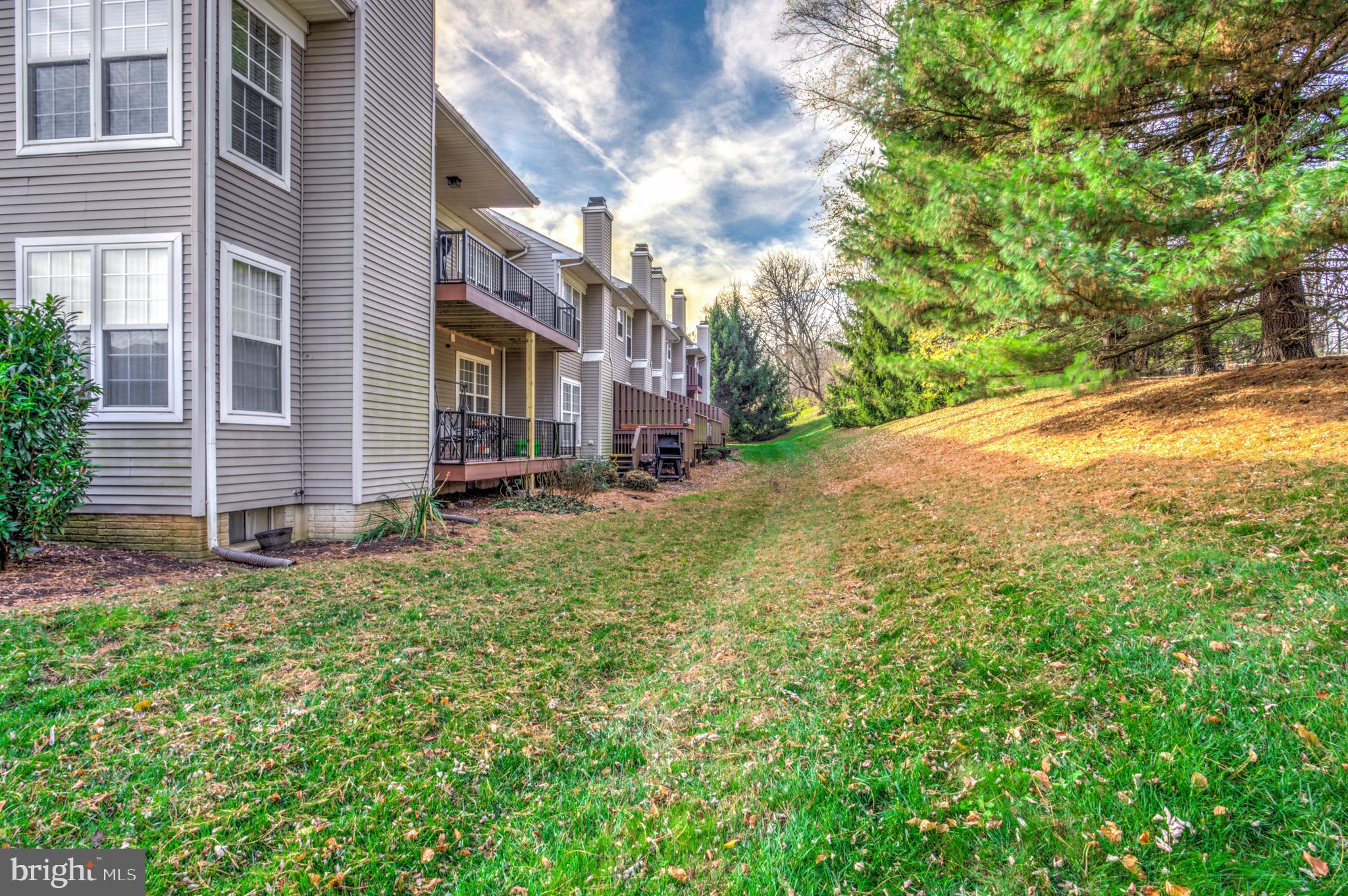 126 Huntingdon Ct #1804