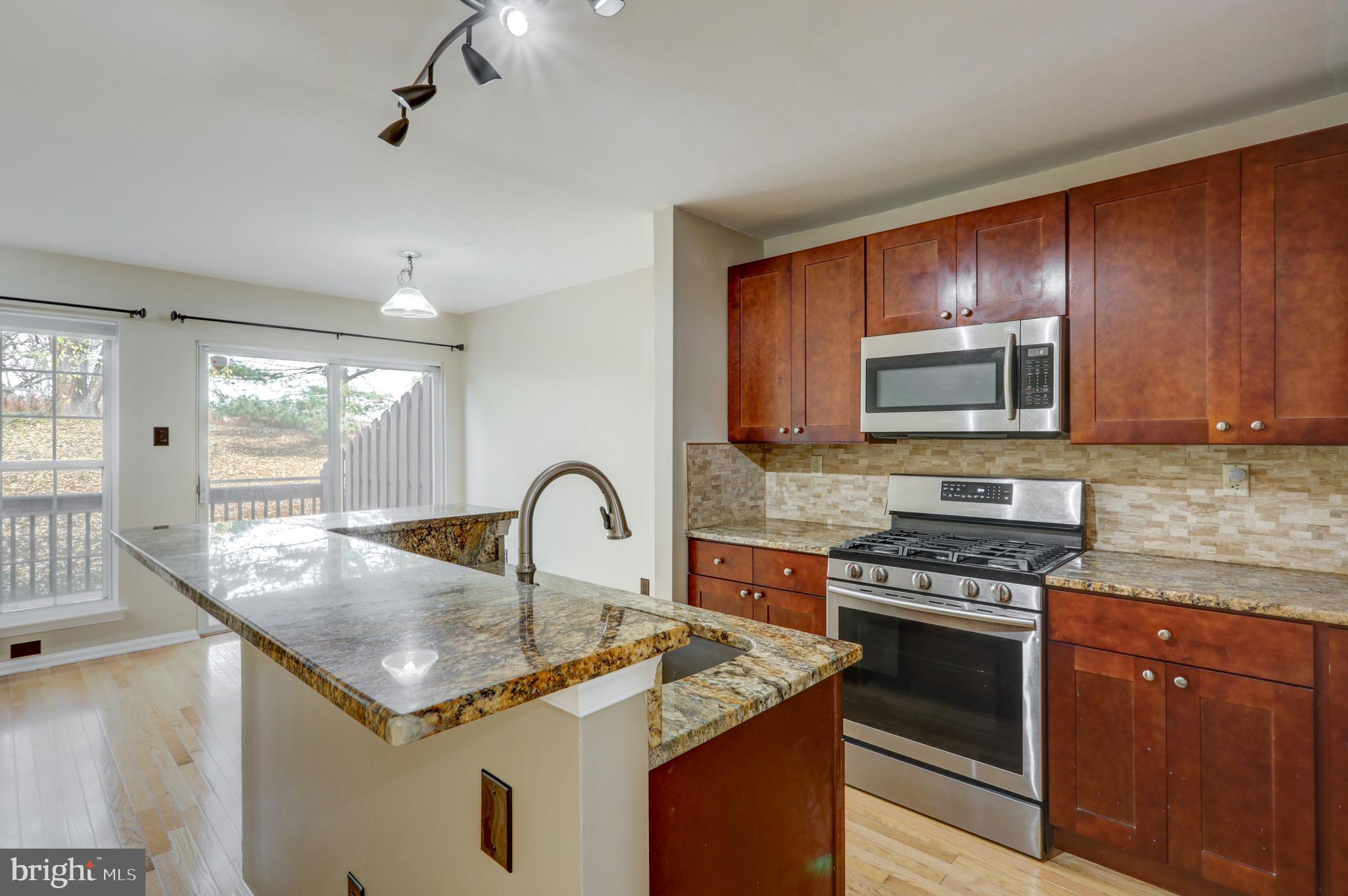 126 Huntingdon Ct #1804
