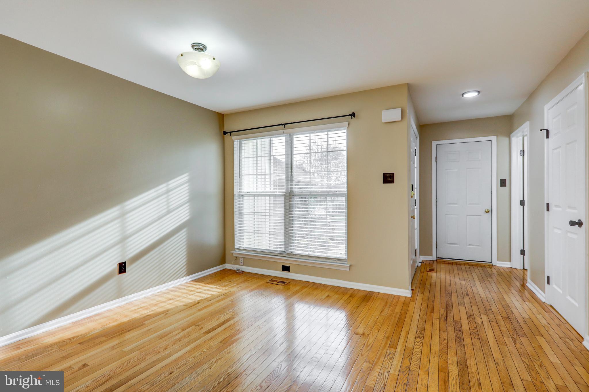 126 Huntingdon Ct #1804