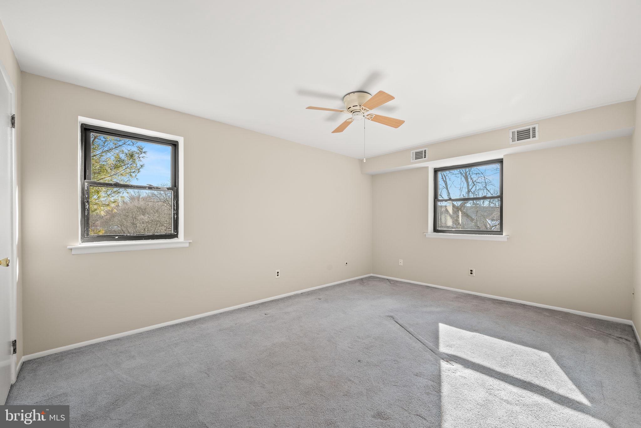 1423 Valley Dr