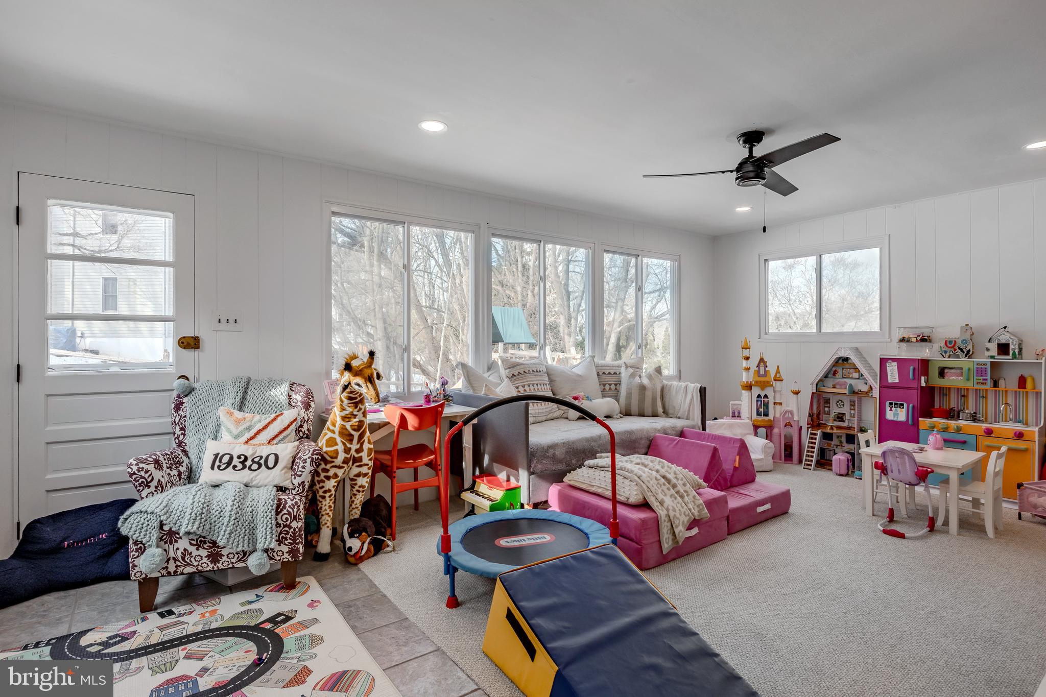 916 Baylowell Dr
