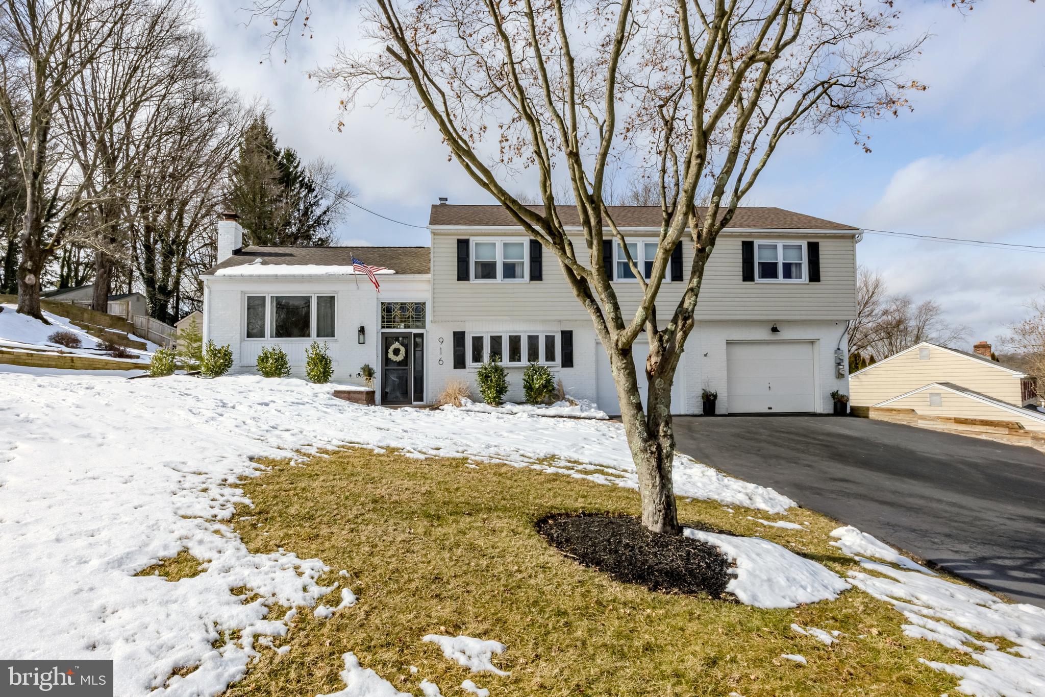 916 Baylowell Dr