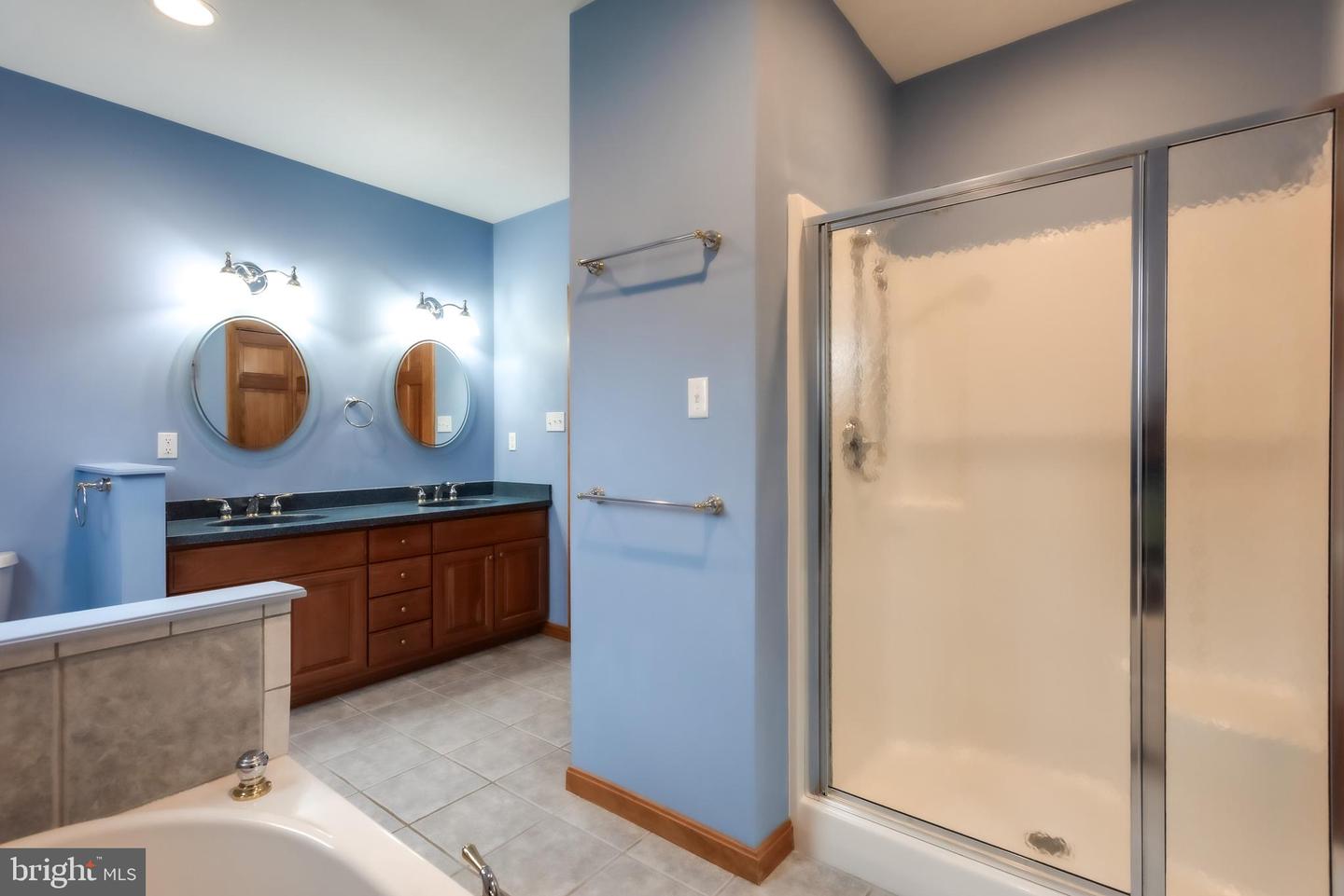 482 Douglas Dr