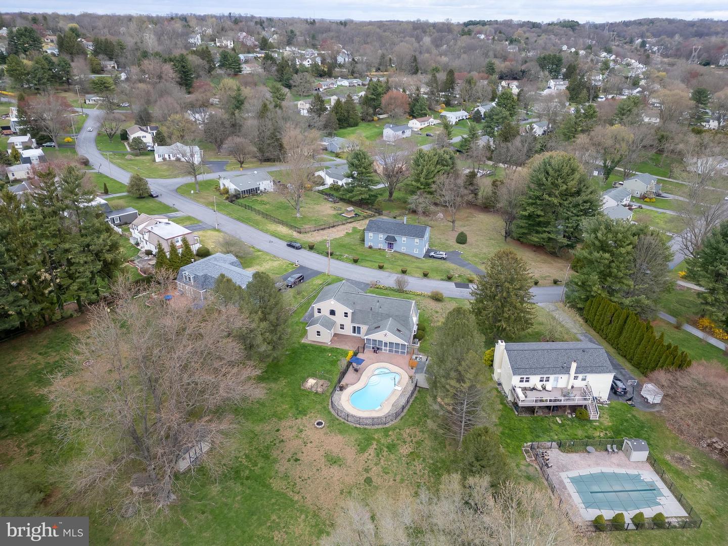 482 Douglas Dr