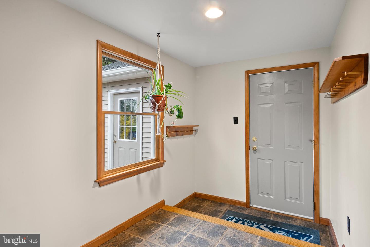 482 Douglas Dr