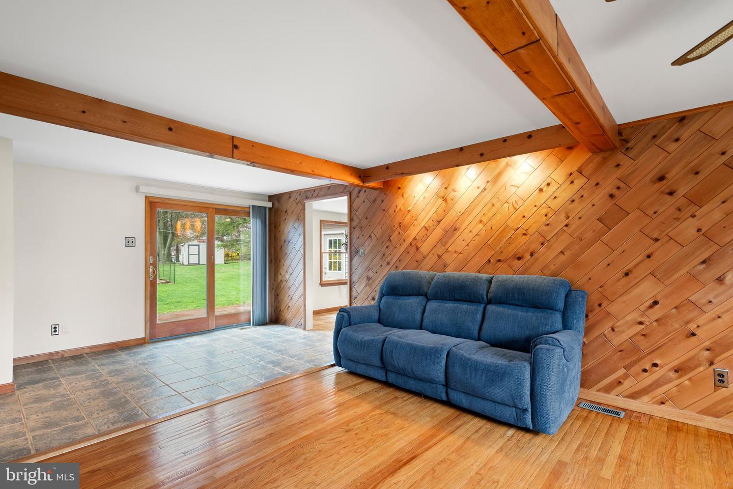 482 Douglas Dr