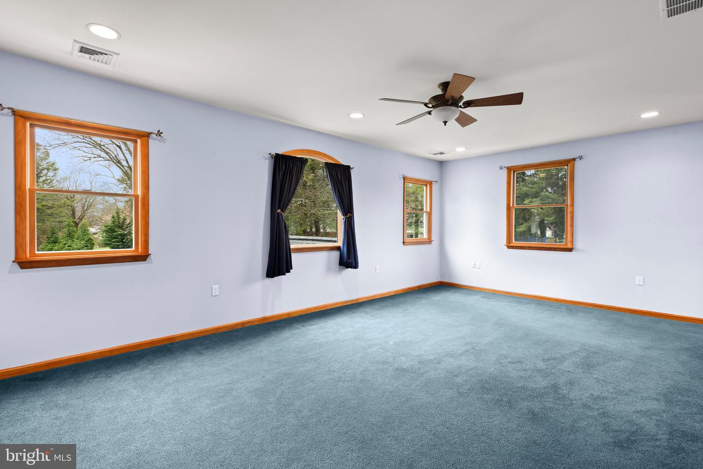 482 Douglas Dr
