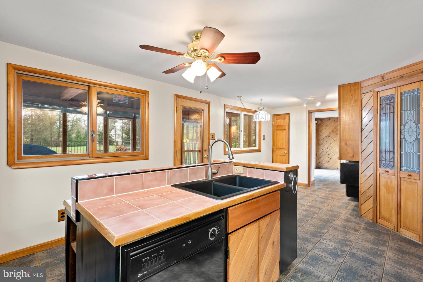 482 Douglas Dr