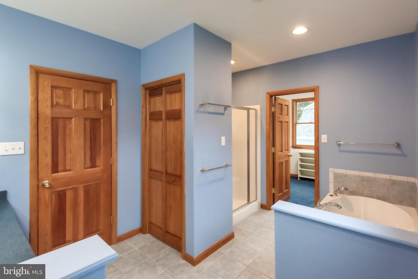 482 Douglas Dr