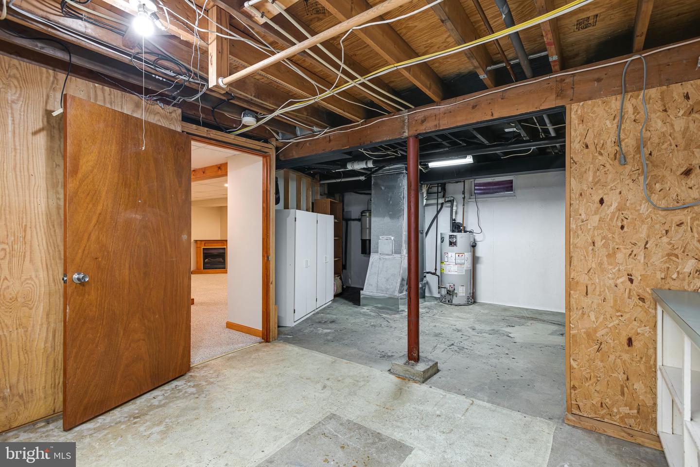 482 Douglas Dr