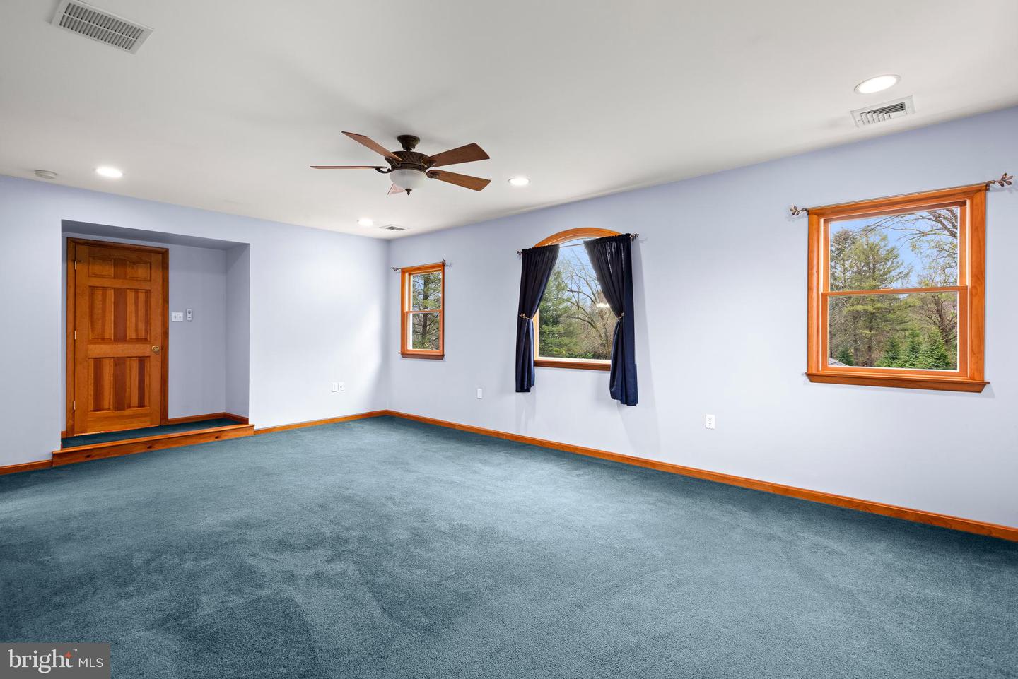 482 Douglas Dr