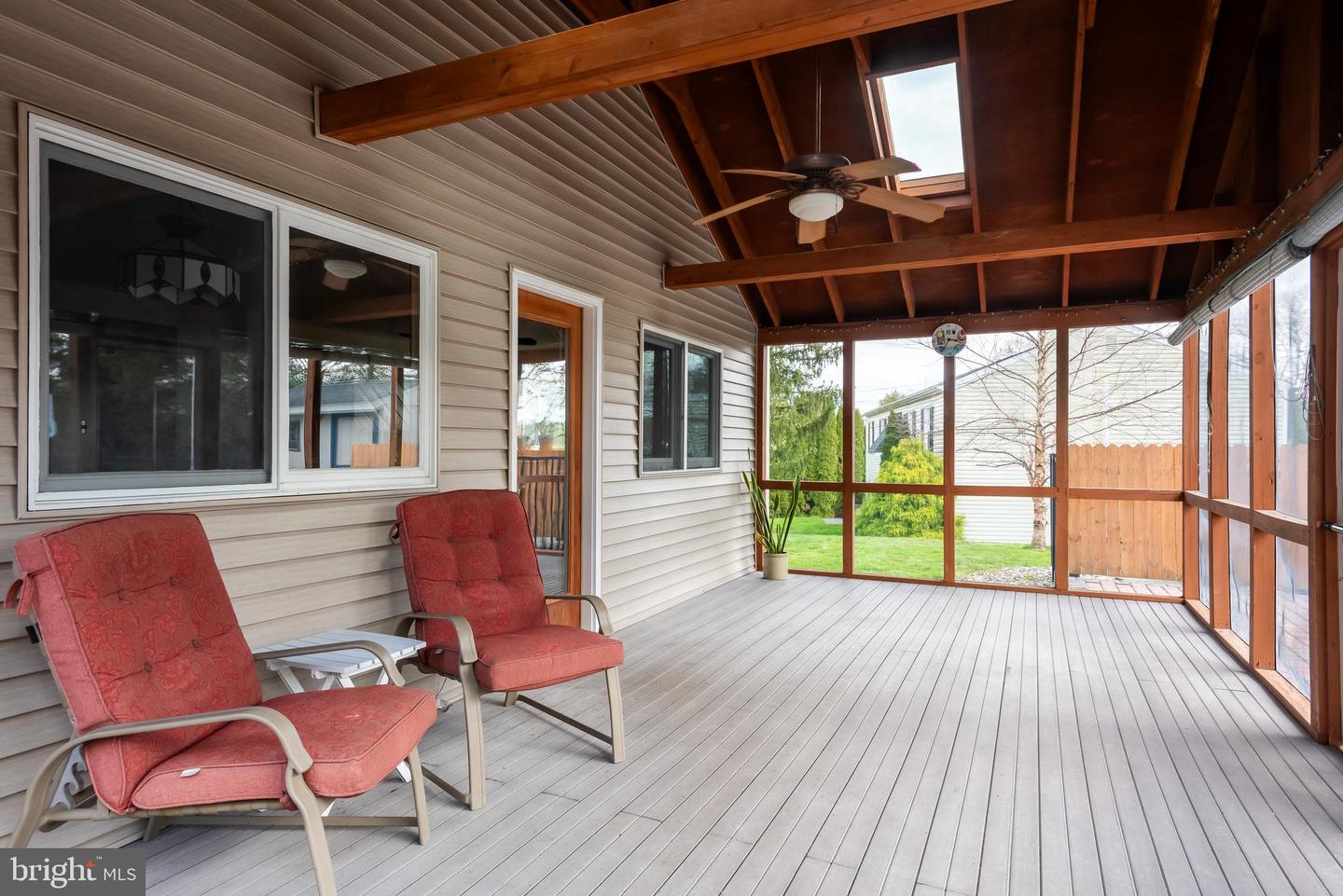 482 Douglas Dr