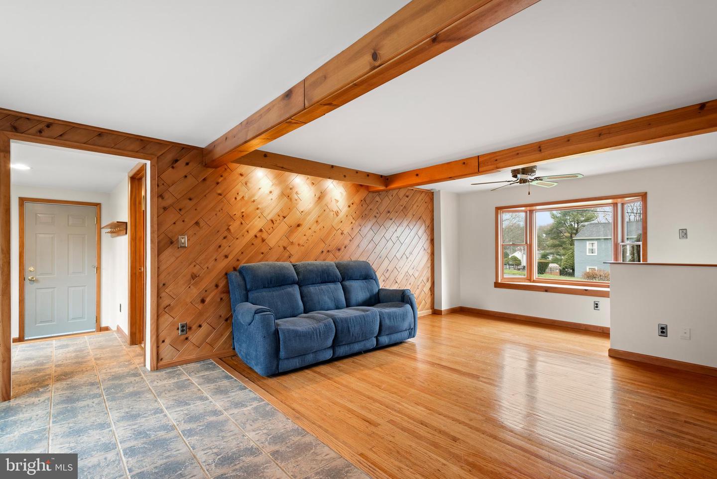 482 Douglas Dr