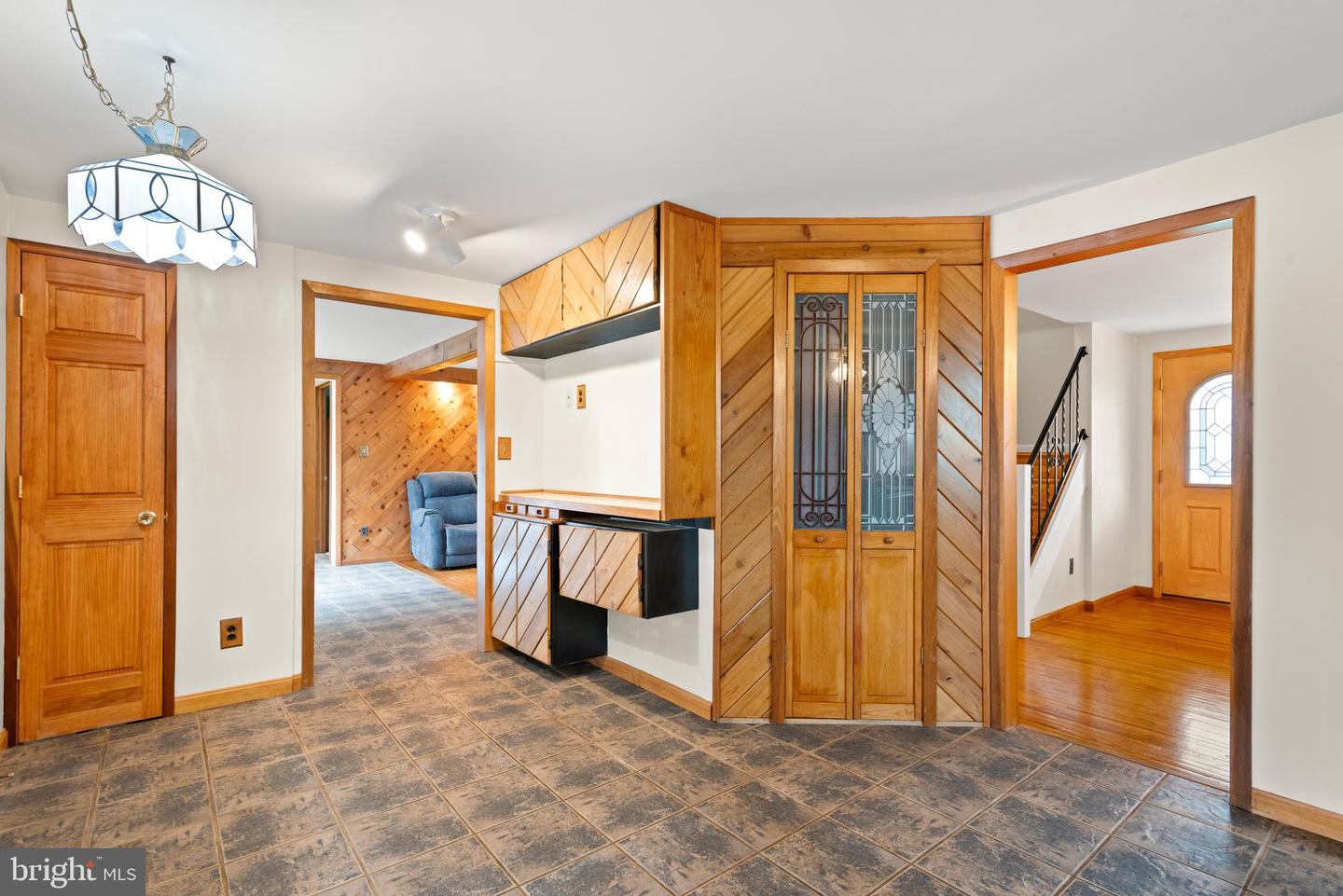 482 Douglas Dr