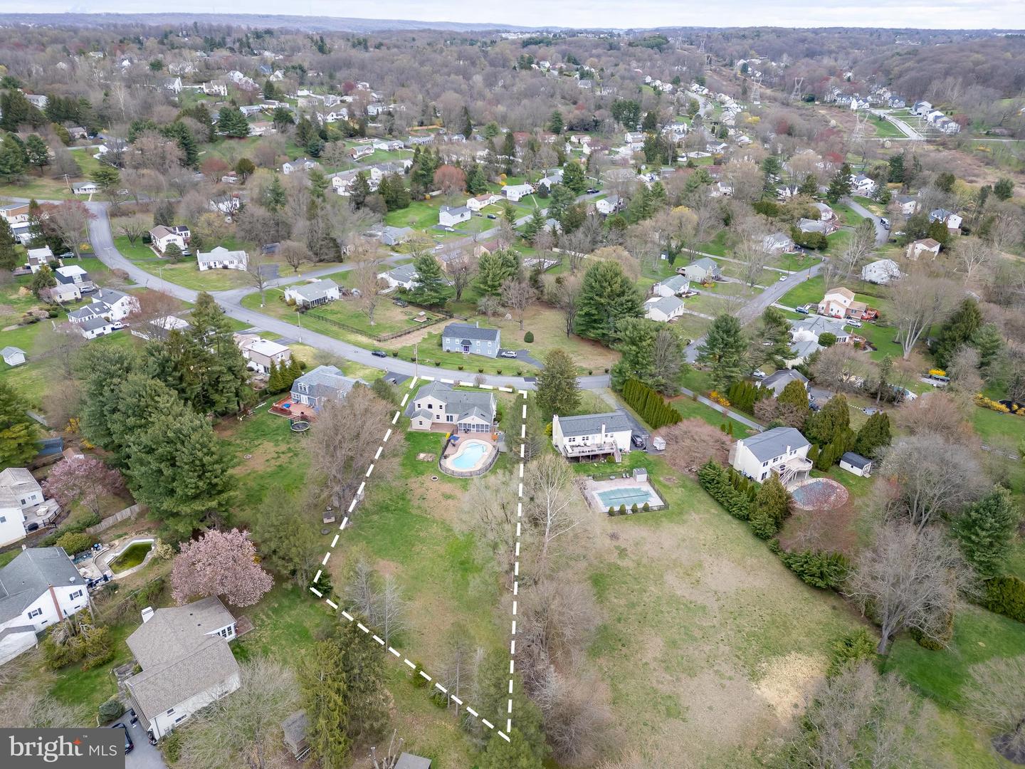 482 Douglas Dr