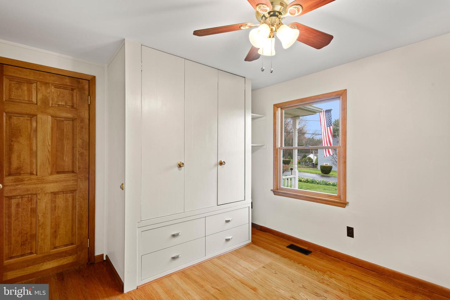 482 Douglas Dr