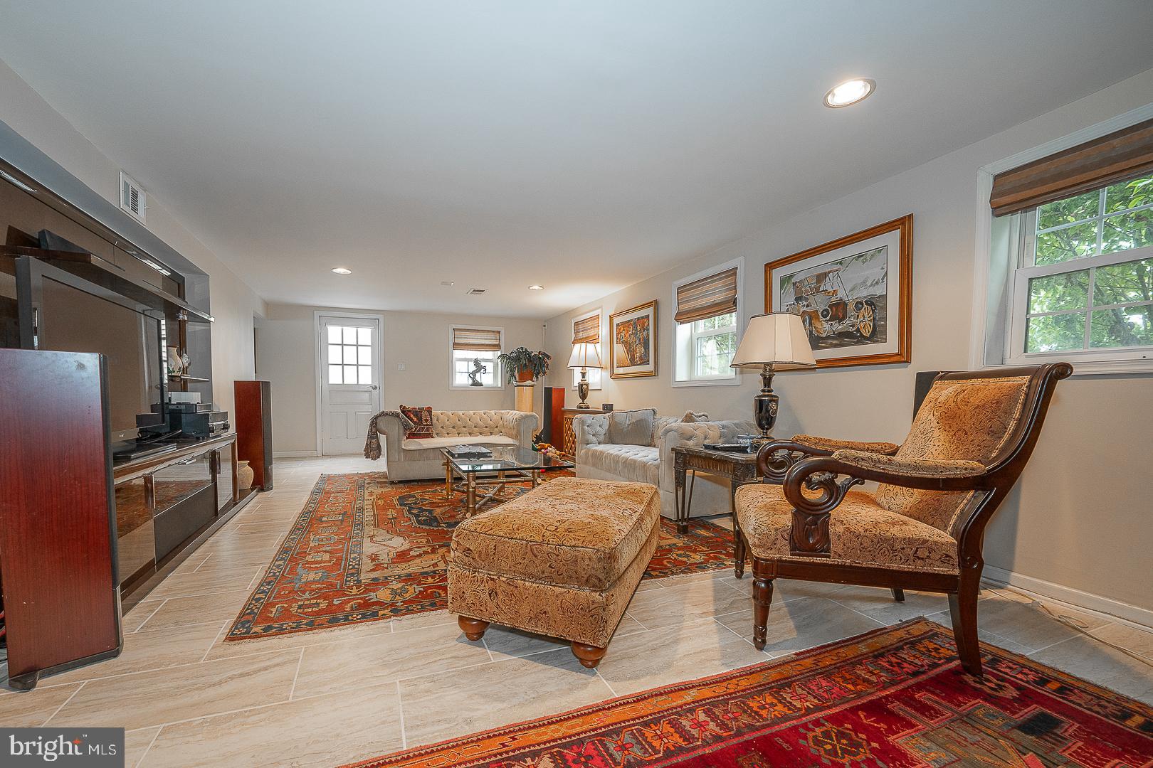 36 Laurel Cir