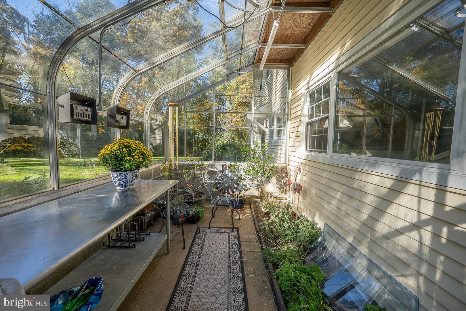 36 Laurel Cir
