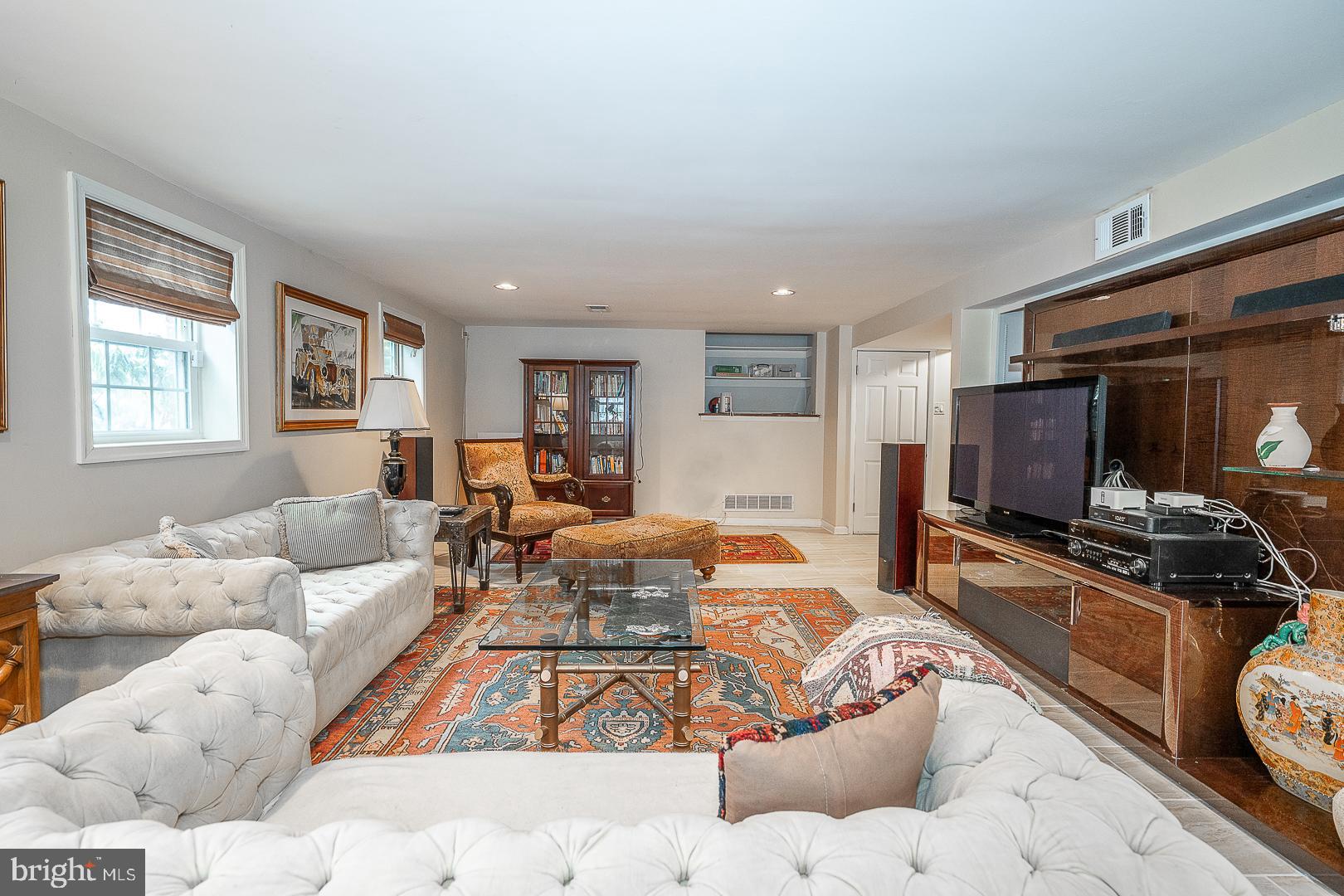 36 Laurel Cir