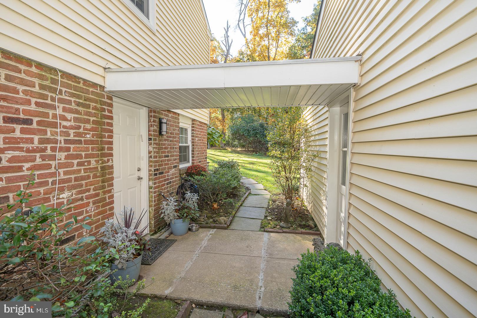 36 Laurel Cir