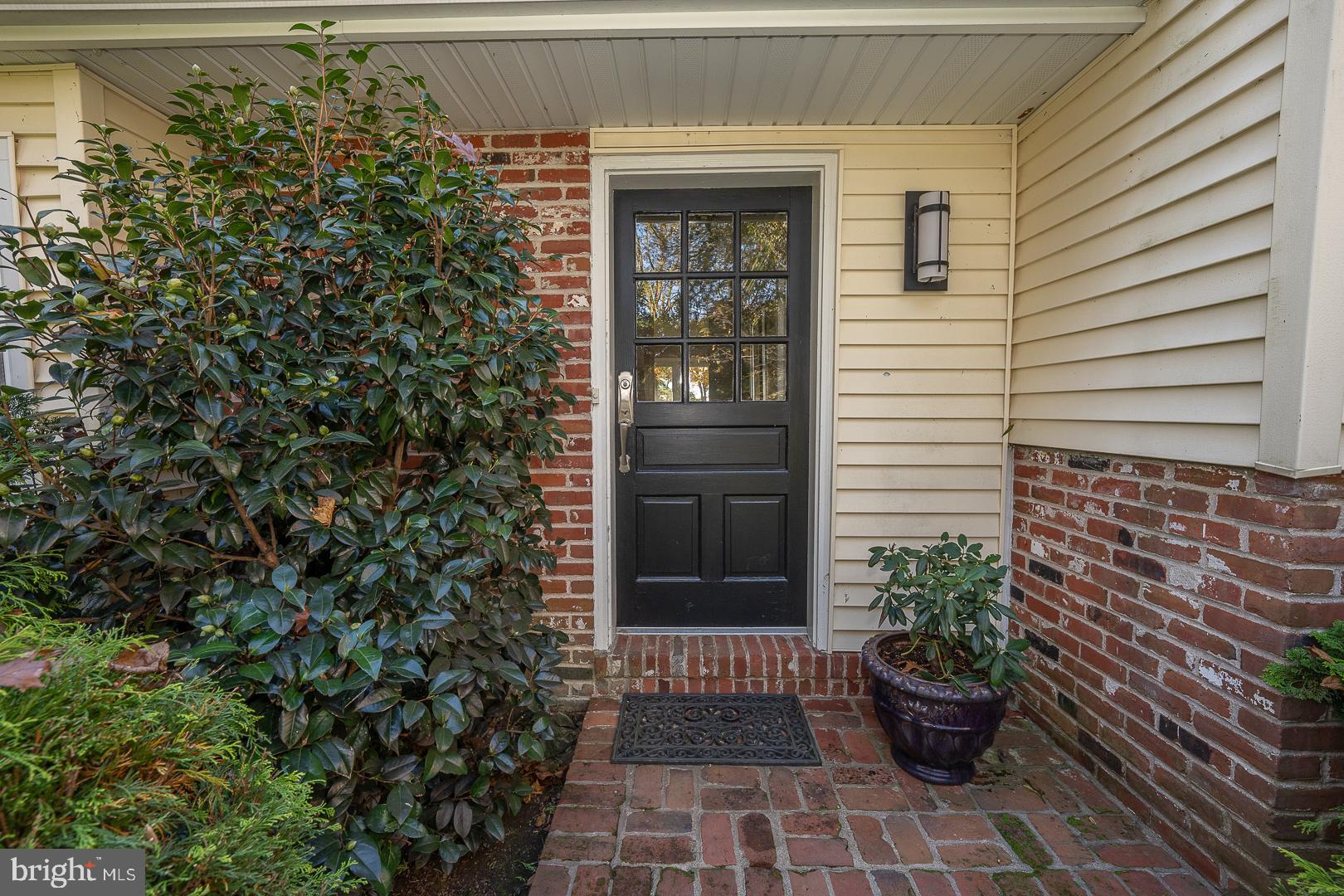 36 Laurel Cir