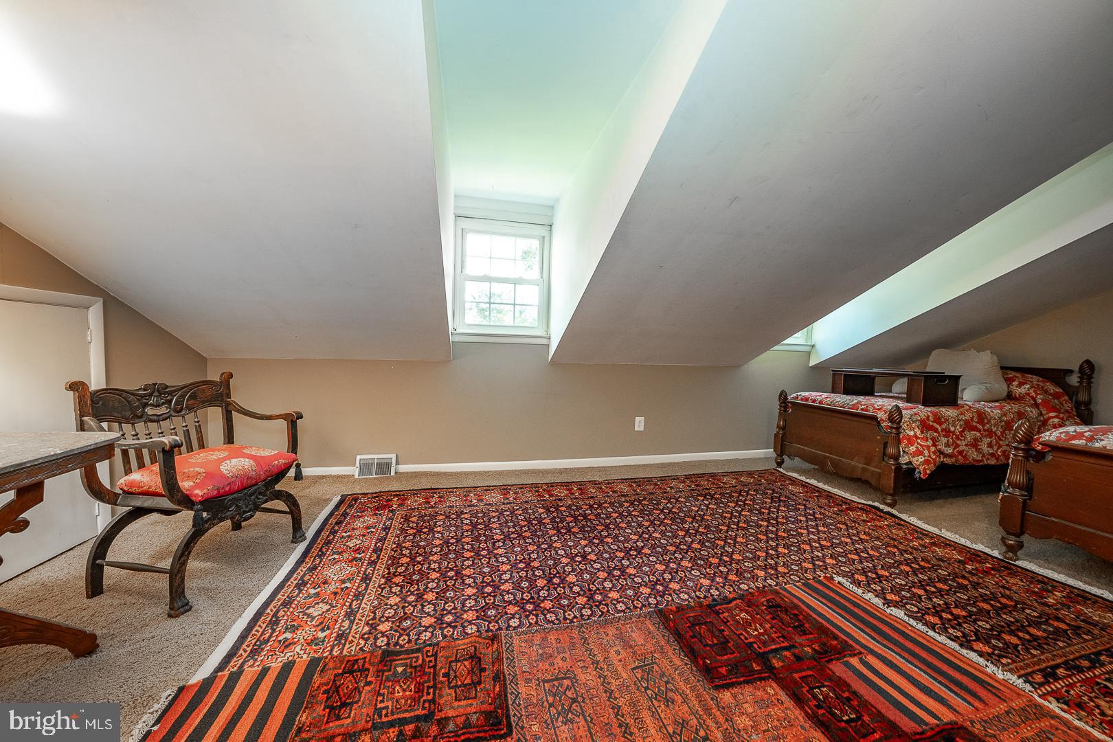 36 Laurel Cir