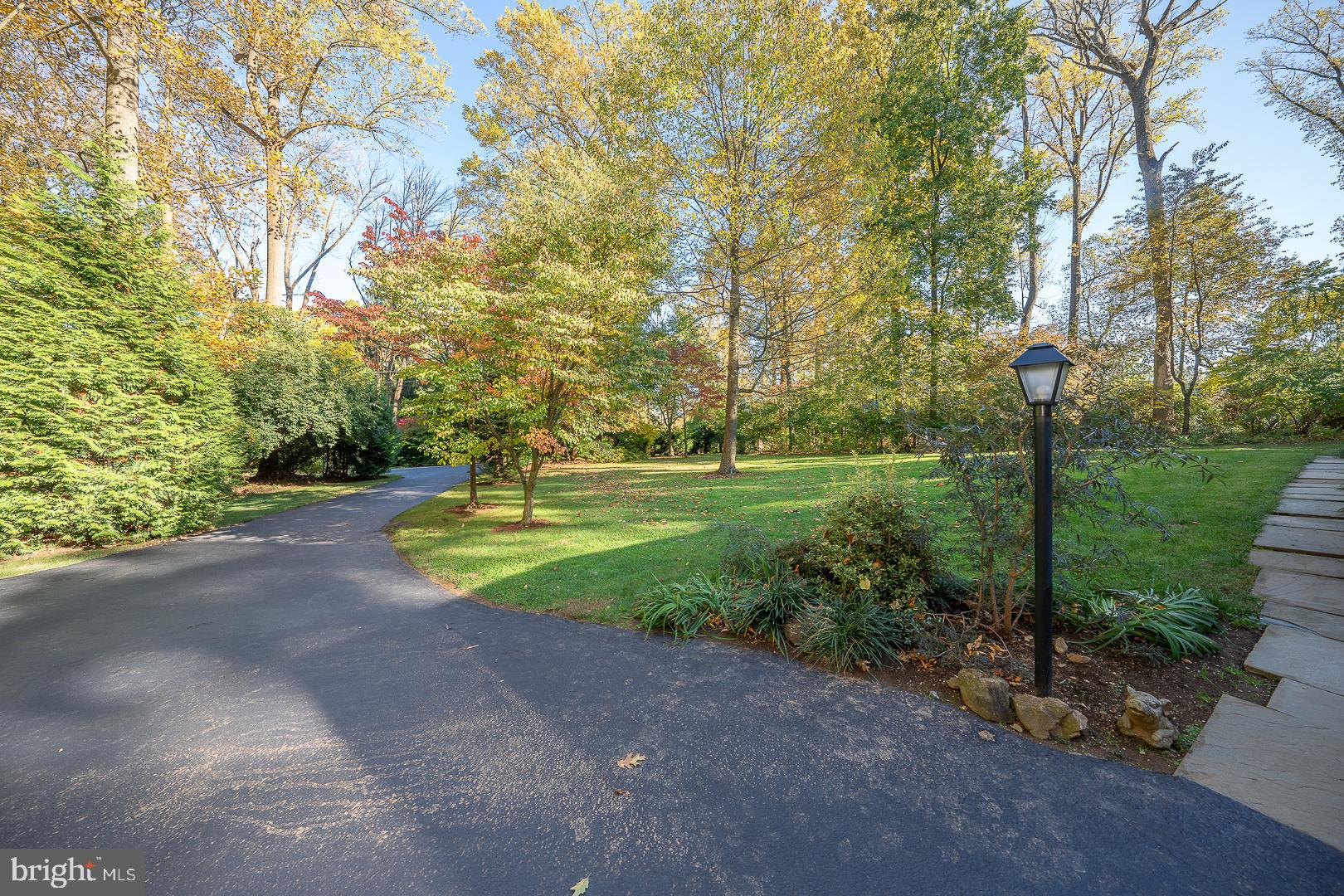 36 Laurel Cir