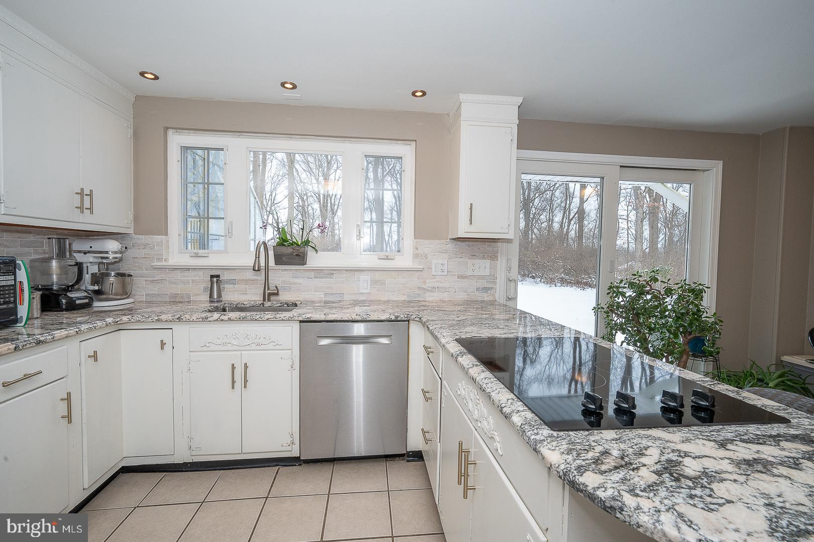 36 Laurel Cir