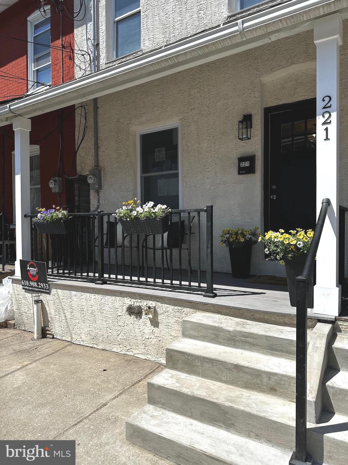 221 Walnut St