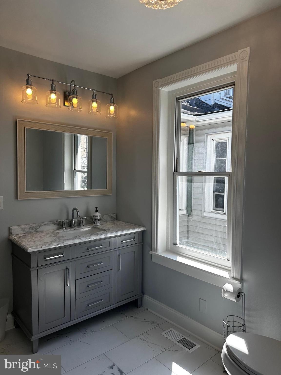 221 Walnut St