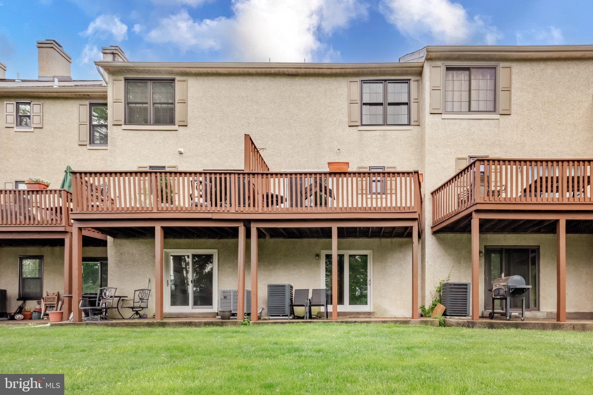 2803 Stoneham Dr