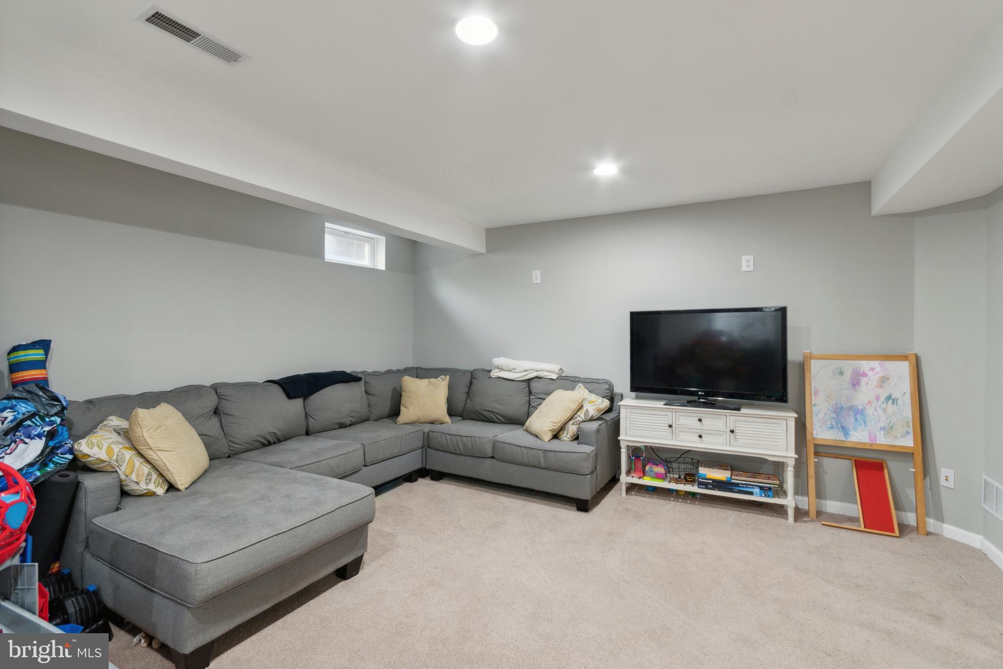 204 S SAVANNA DR
