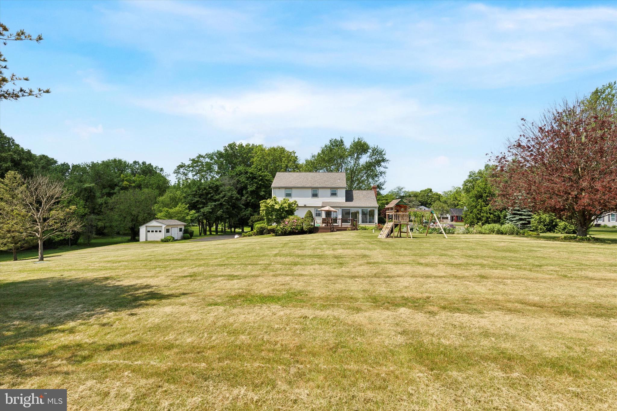 63 Holly Ln