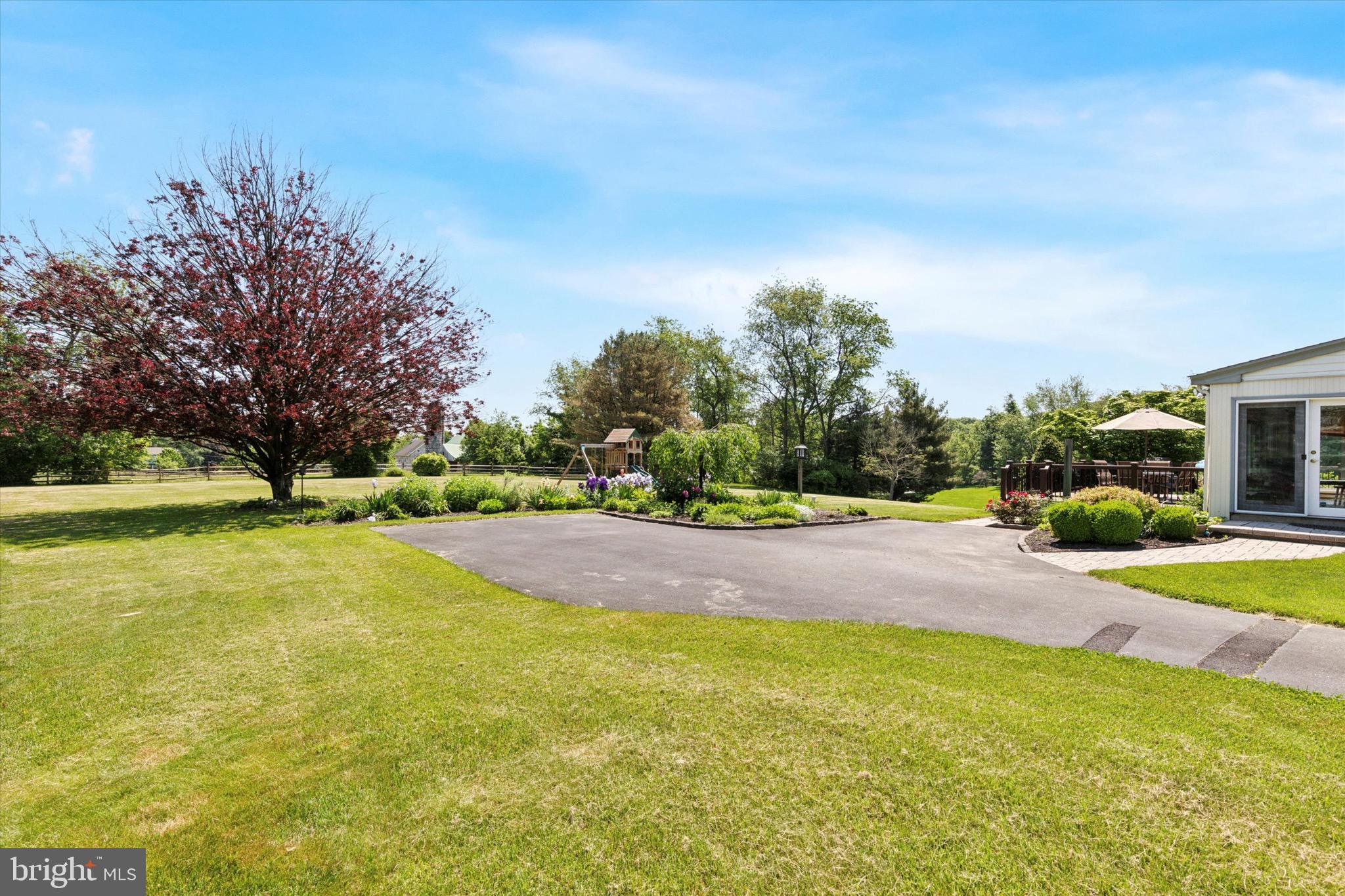 63 Holly Ln