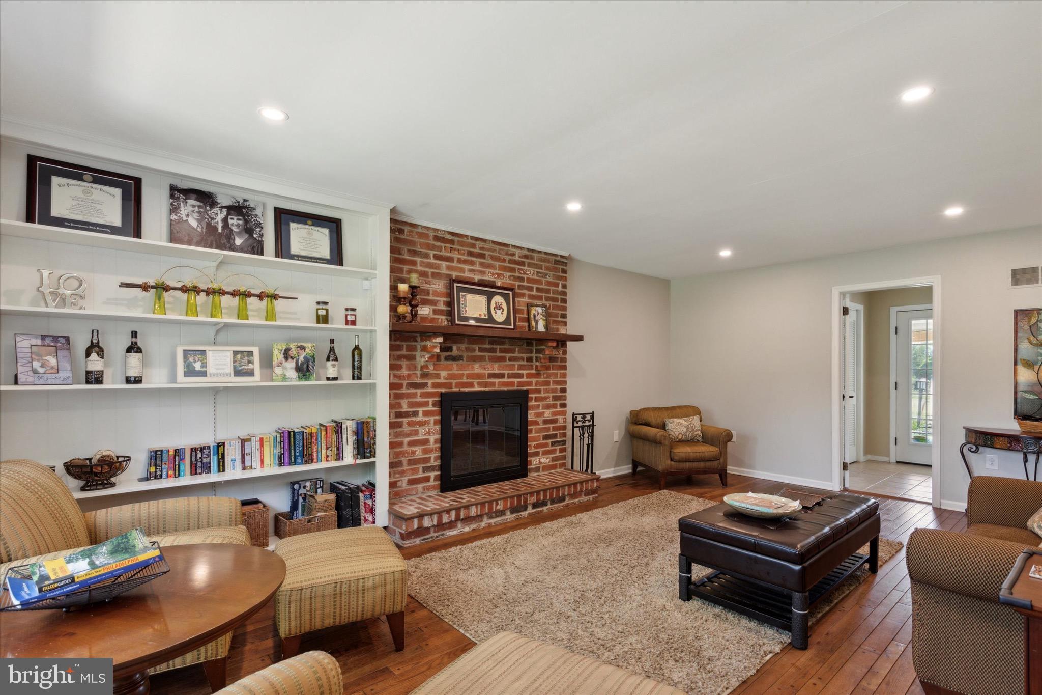 63 Holly Ln